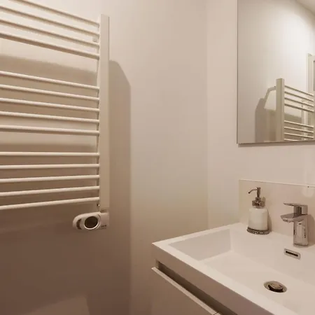 La Belle Tourangelle#rabelaisien Free Parking 图尔