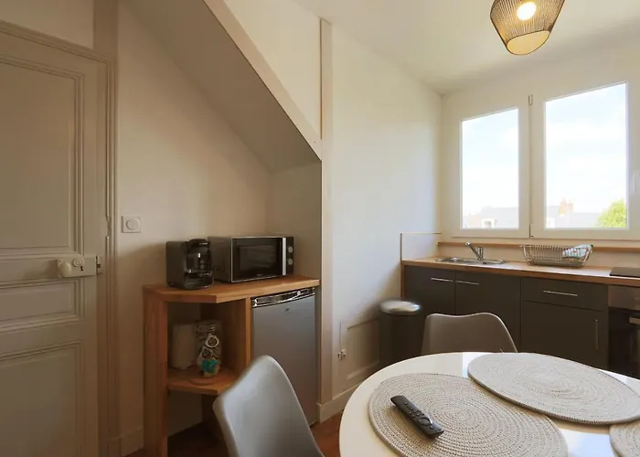 La Belle Tourangelle#rabelaisien Free Parking